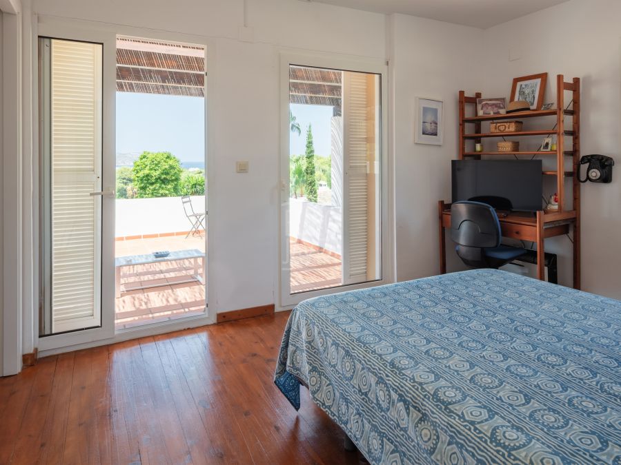 Villa Freya in Cap Martí, Jávea met zee- en Montgó-uitzicht