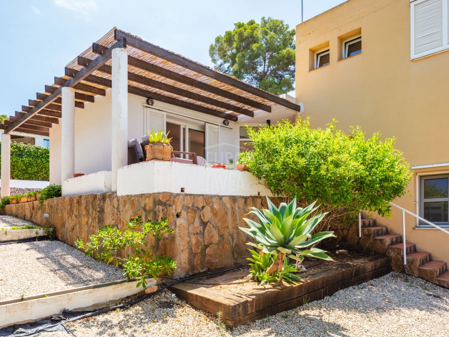 Villa Freya in Cap Martí, Jávea met zee- en Montgó-uitzicht