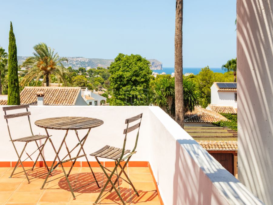 Villa Freya in Cap Martí, Jávea met zee- en Montgó-uitzicht