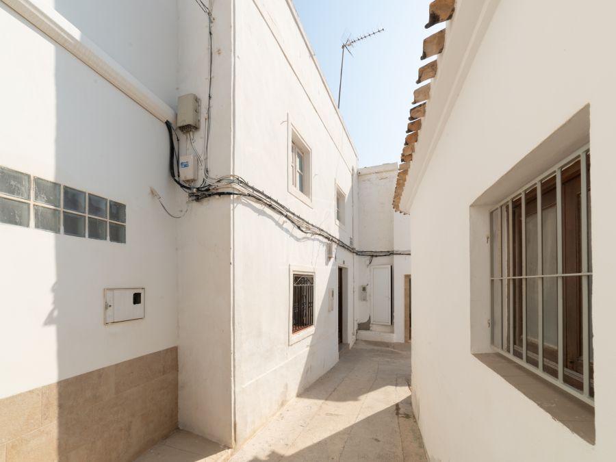 Dorpshuis in Jávea met uitzicht en veel renovatiepotentieel