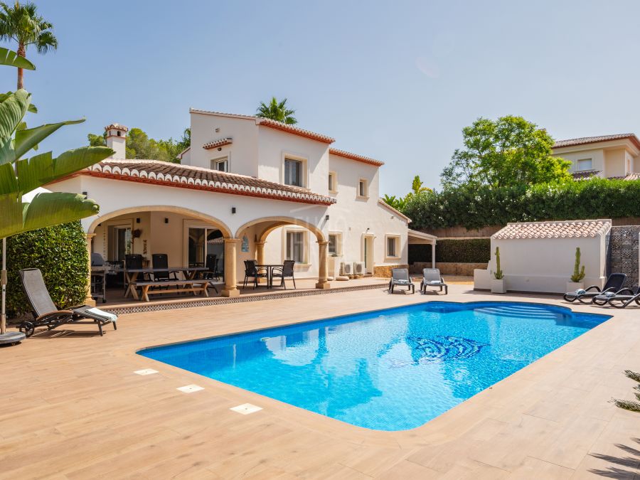 Exclusiva Villa Maris con vistas panormicas al Montgó