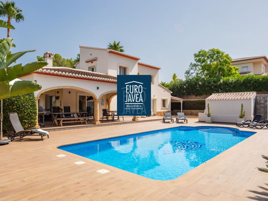 Exclusiva Villa Maris con vistas panormicas al Montgó