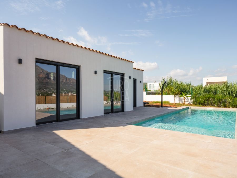 Moderna Villa Zoi con vistas al Montgó en la tranquila zona de Piver, Jávea