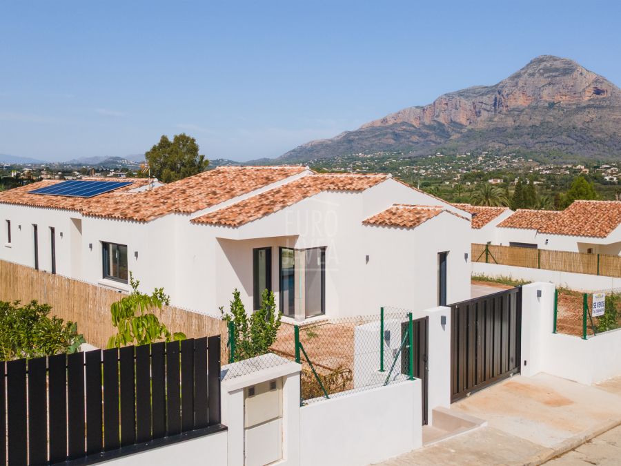Moderna Villa Zoi con vistas al Montgó en la tranquila zona de Piver, Jávea