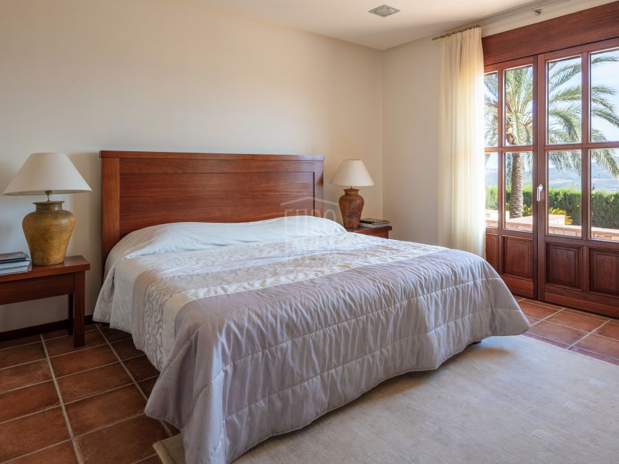 Villa Armonía – Elegance, Luxury and Panoramic Views in Montgó