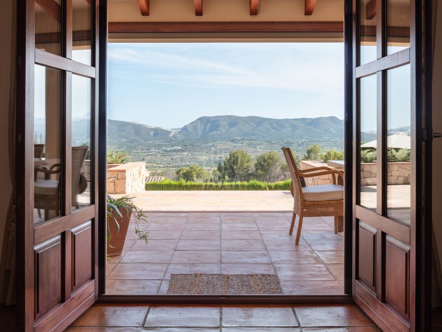 Villa Armonía – Elegance, Luxury and Panoramic Views in Montgó