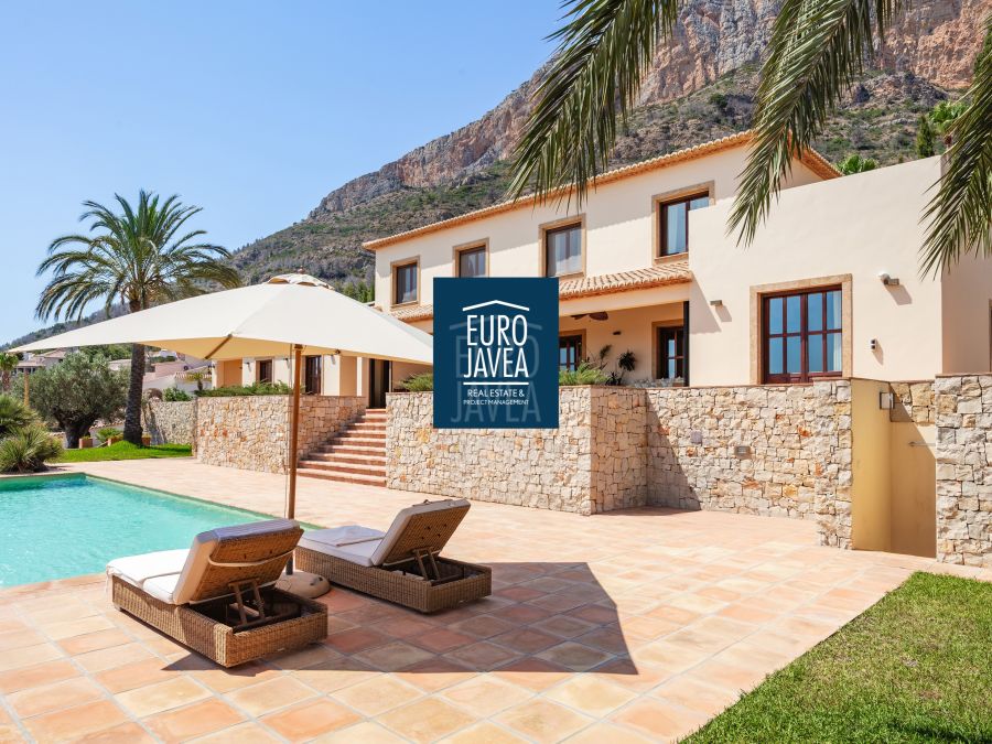 Villa Armonía – Elegance, Luxury and Panoramic Views in Montgó