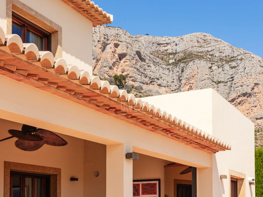 Villa Armonía – Elegance, Luxury and Panoramic Views in Montgó