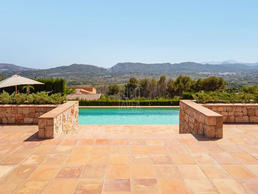 Villa Armonía – Elegance, Luxury and Panoramic Views in Montgó