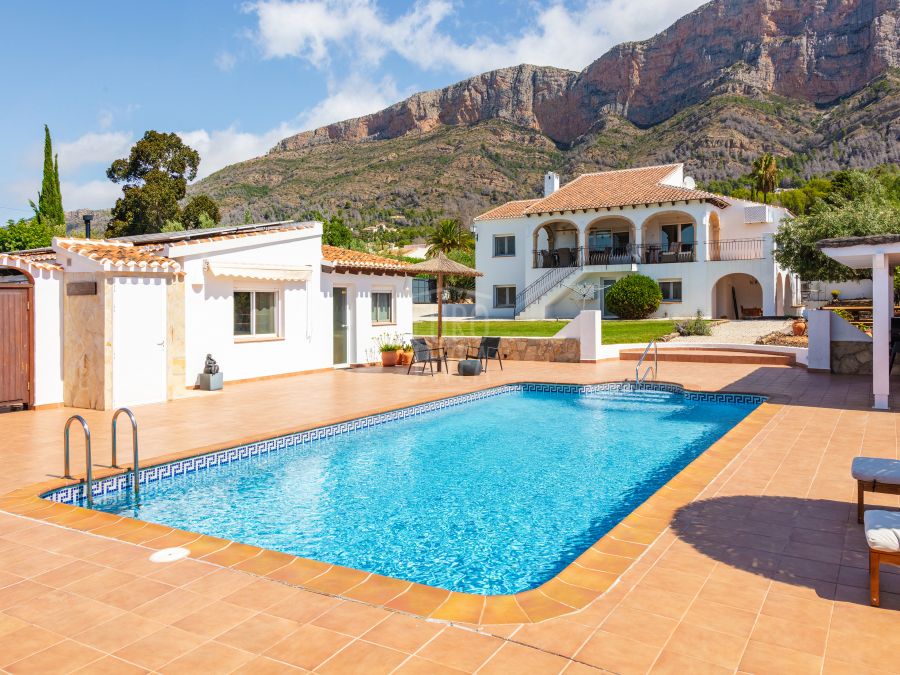 Charming traditional Villa Morelia in exclusive location in Montgó area, Jávea