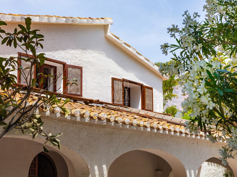 En exclusiva Finca Banyan en Jávea, a los pies del Montgó
