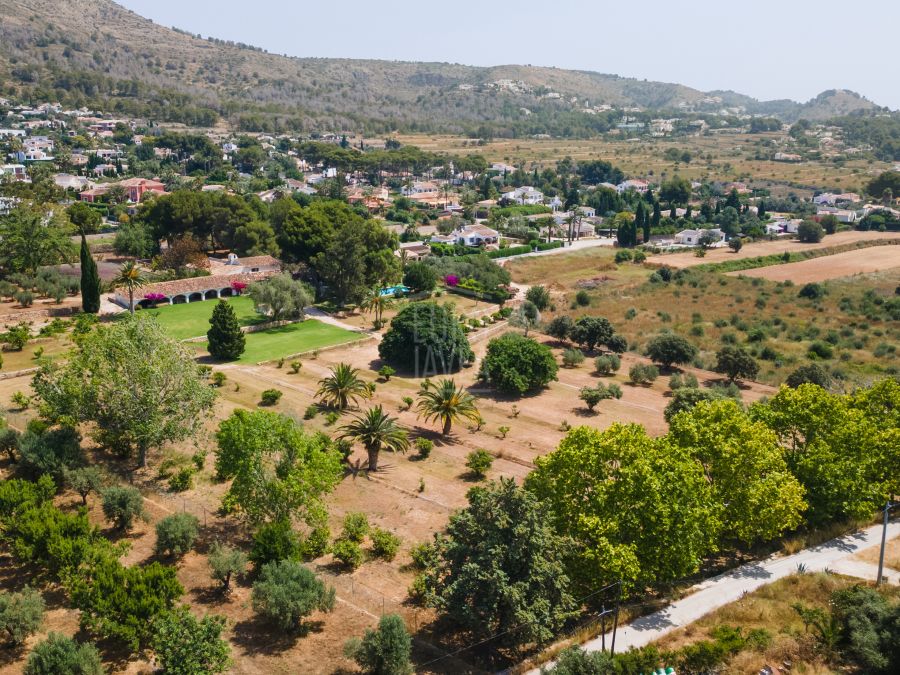 En exclusiva Finca Banyan en Jávea, a los pies del Montgó