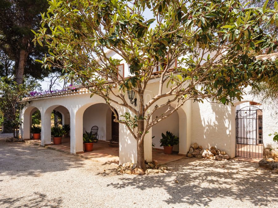 En exclusiva Finca Banyan en Jávea, a los pies del Montgó