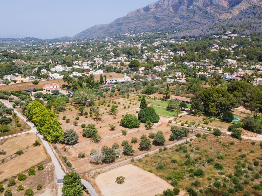 En exclusiva Finca Banyan en Jávea, a los pies del Montgó