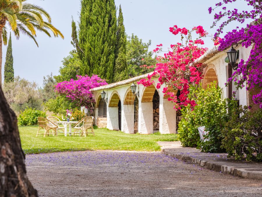 En exclusiva Finca Banyan en Jávea, a los pies del Montgó
