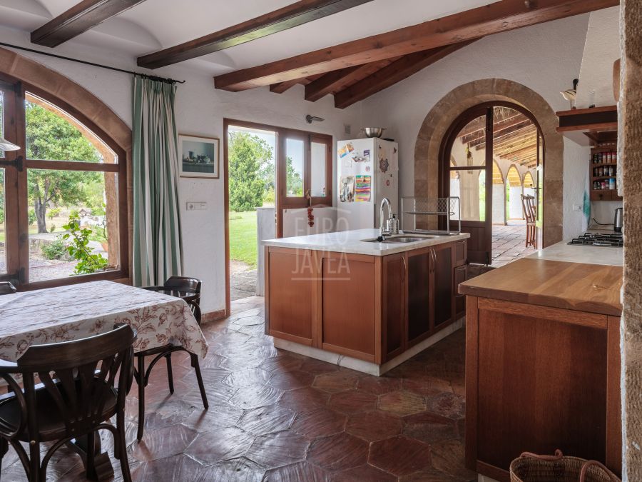 En exclusiva Finca Banyan en Jávea, a los pies del Montgó