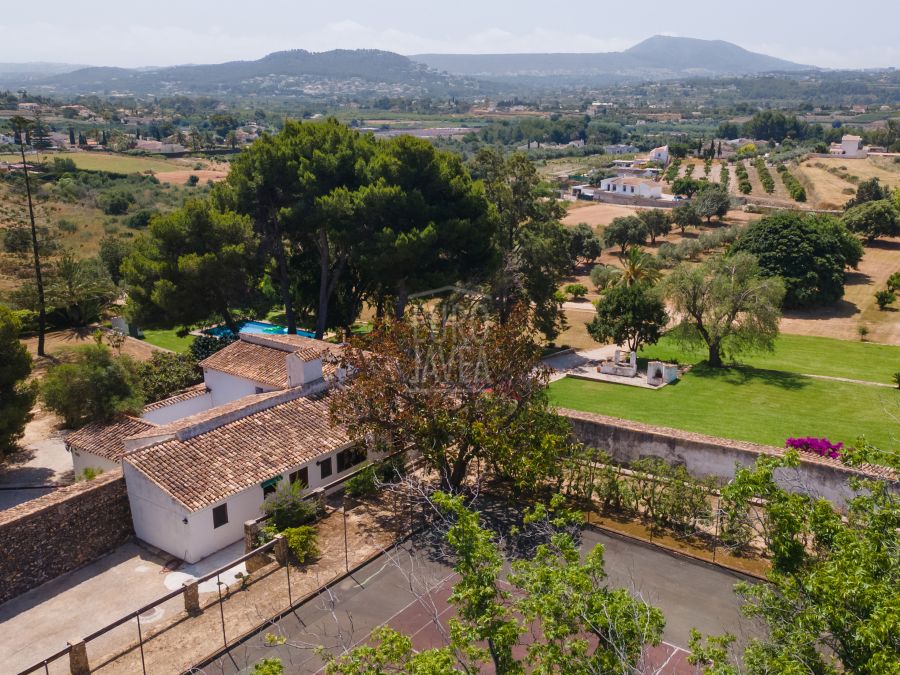 En exclusiva Finca Banyan en Jávea, a los pies del Montgó