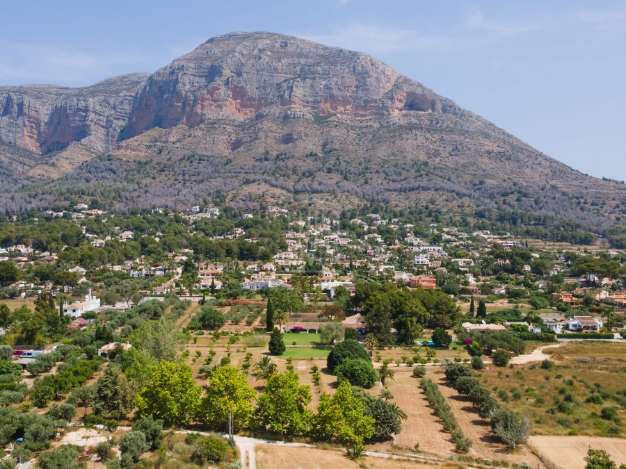 En exclusiva Finca Banyan en Jávea, a los pies del Montgó