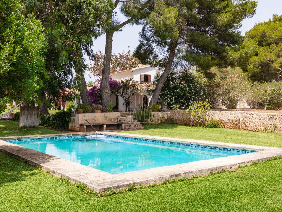 En exclusiva Finca Banyan en Jávea, a los pies del Montgó