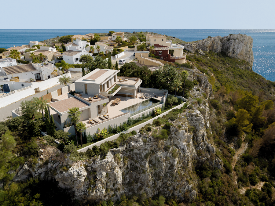 Contemporary-style villa in Cumbre de Sol