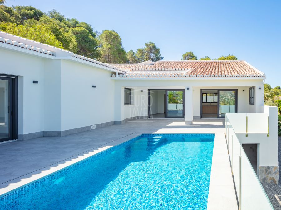 Villa Paros de plain-pied en construction avec vue dégagée sur le Montgó