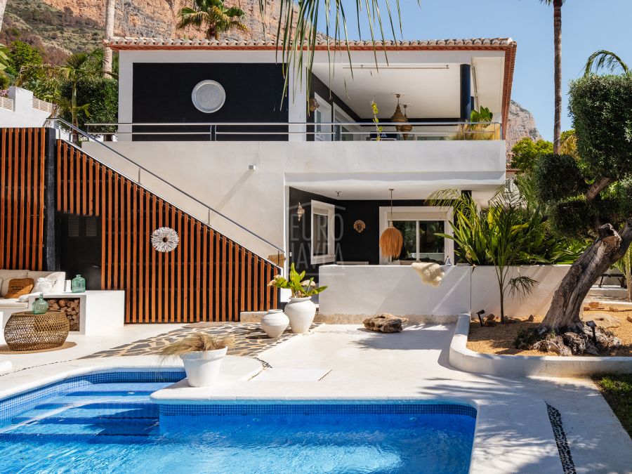 Coconut Lodge Villa am Montgó mit Südausrichtung und Panoramablick