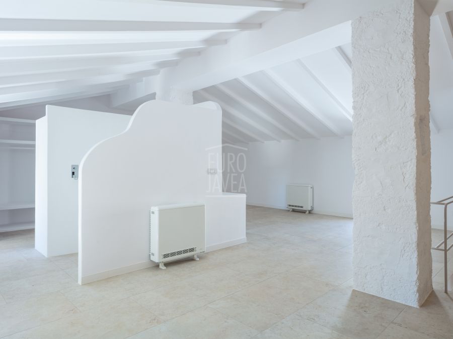 An elegant, newly renovated property in the heart of Jávea’s old town