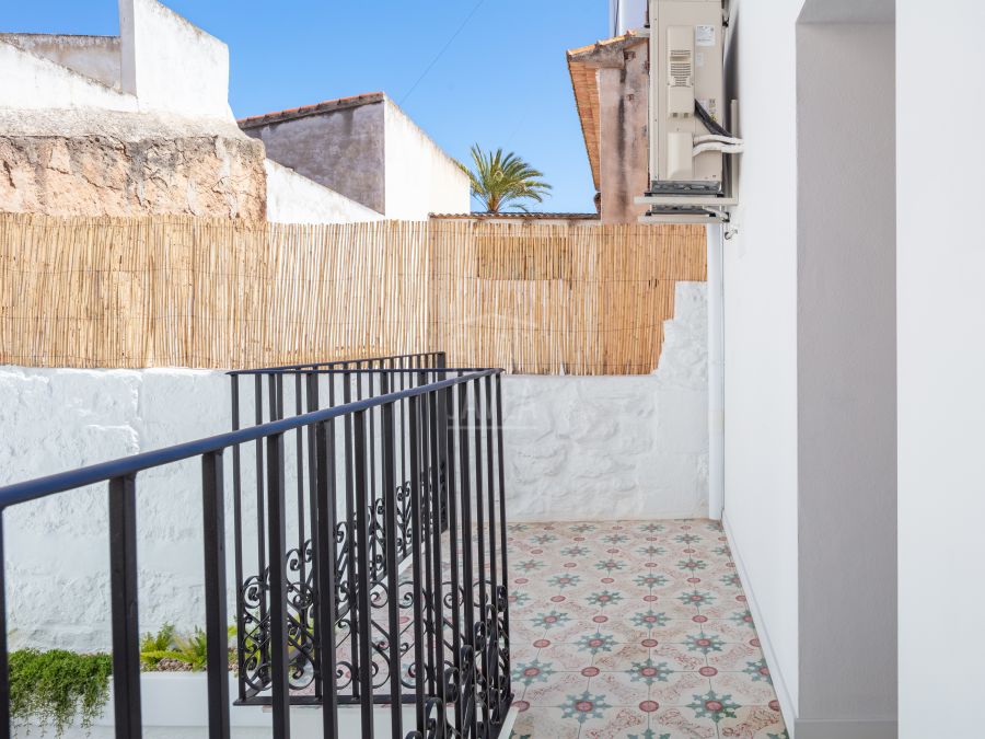 An elegant, newly renovated property in the heart of Jávea’s old town
