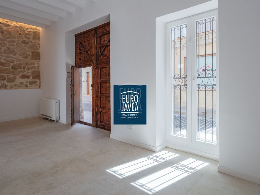 An elegant, newly renovated property in the heart of Jávea’s old town