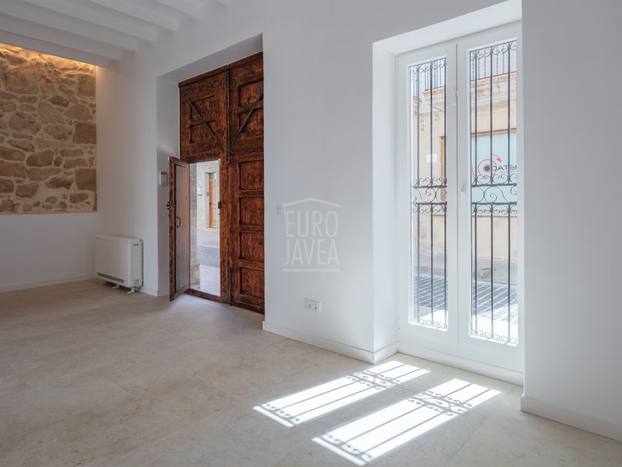 An elegant, newly renovated property in the heart of Jávea’s old town