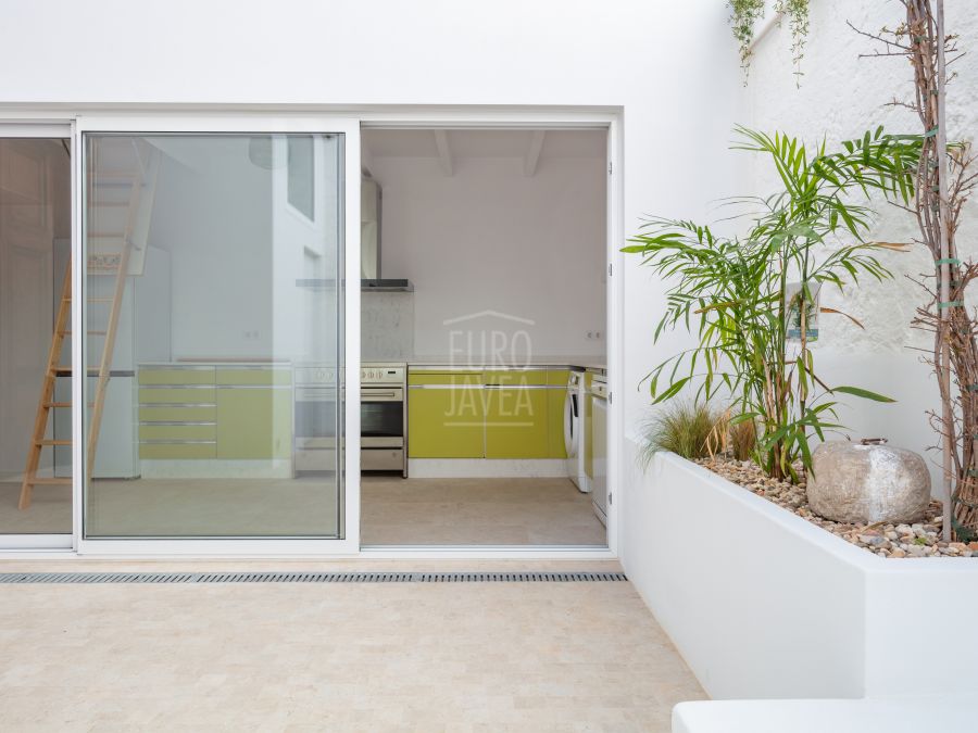 An elegant, newly renovated property in the heart of Jávea’s old town