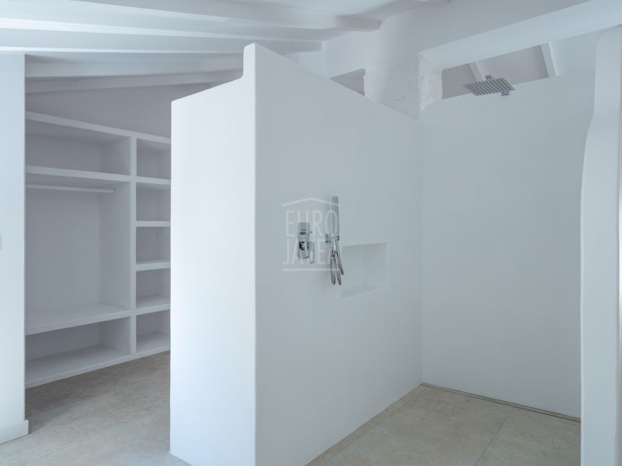 An elegant, newly renovated property in the heart of Jávea’s old town