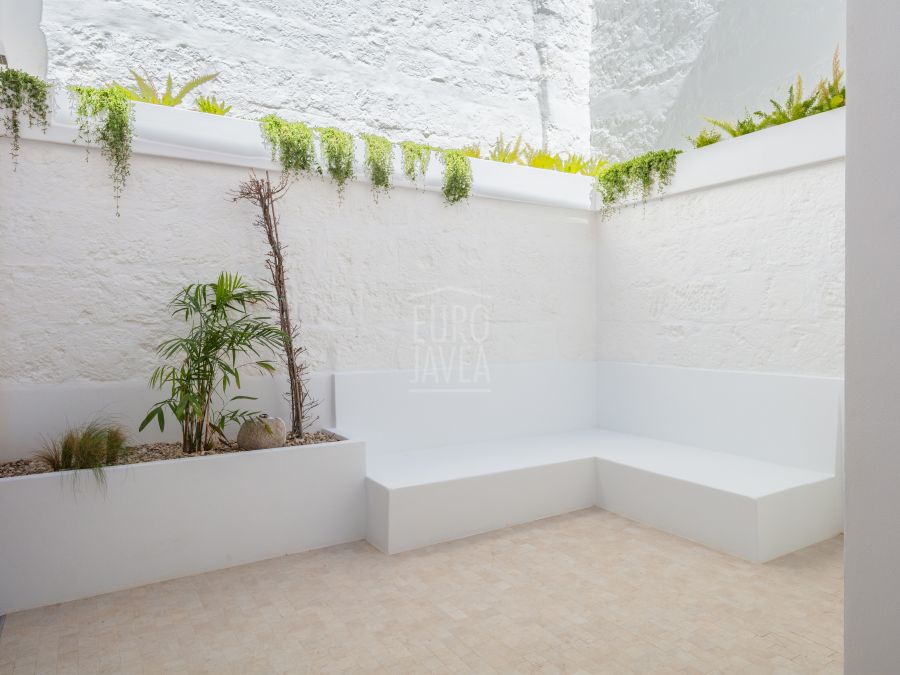 An elegant, newly renovated property in the heart of Jávea’s old town