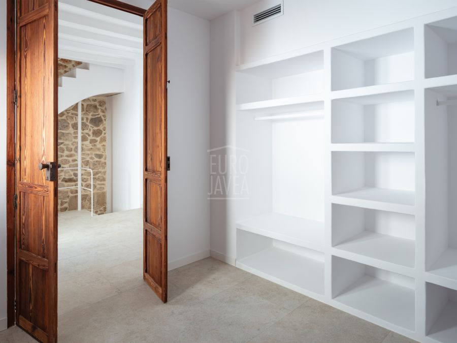 An elegant, newly renovated property in the heart of Jávea’s old town