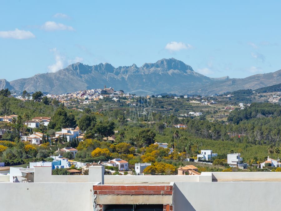 Exclusive sunny, move-in ready villa Silva in Jávea with stunning Montgó views