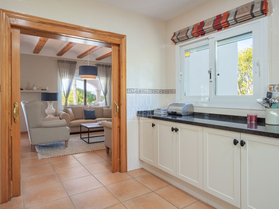 Exclusive sunny, move-in ready villa Silva in Jávea with stunning Montgó views