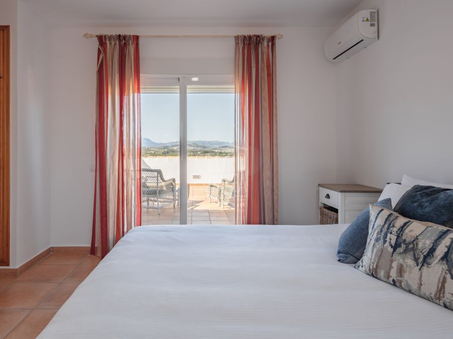 Exclusive sunny, move-in ready villa Silva in Jávea with stunning Montgó views