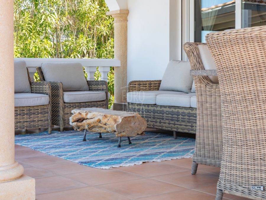 Exclusive sunny, move-in ready villa Silva in Jávea with stunning Montgó views