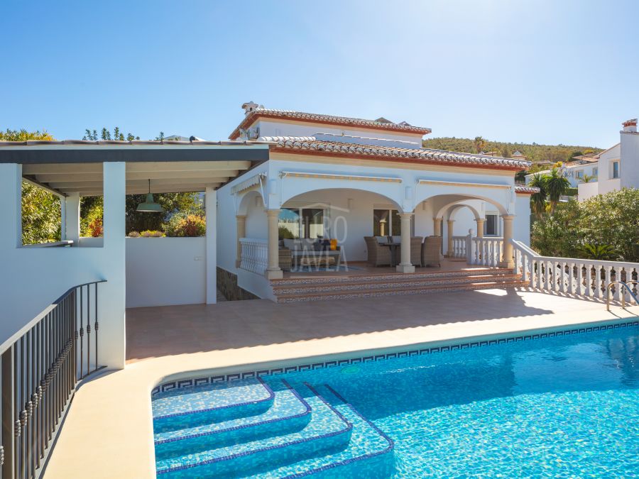 Exclusive sunny, move-in ready villa Silva in Jávea with stunning Montgó views