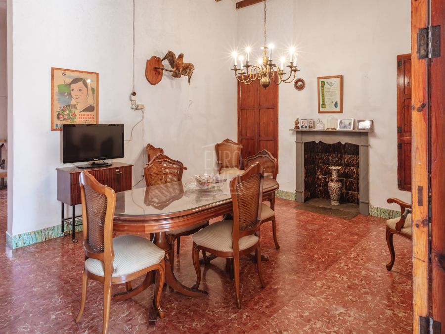 Charming village house for renovation in Jávea’s old town