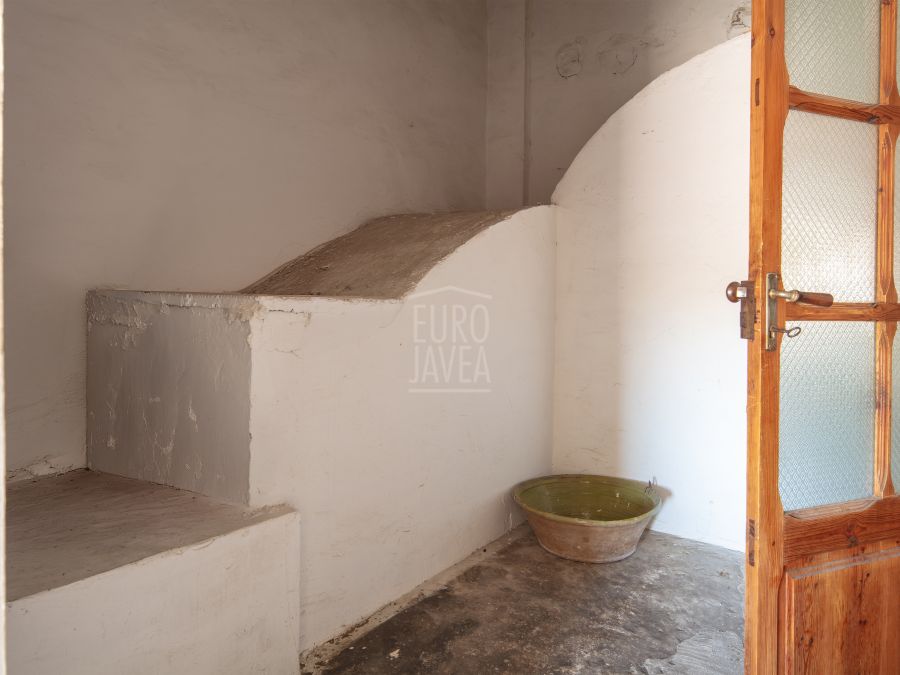 Charming village house for renovation in Jávea’s old town