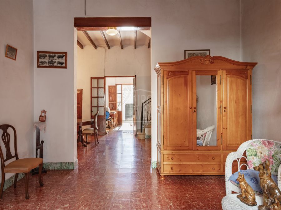 Charming village house for renovation in Jávea’s old town