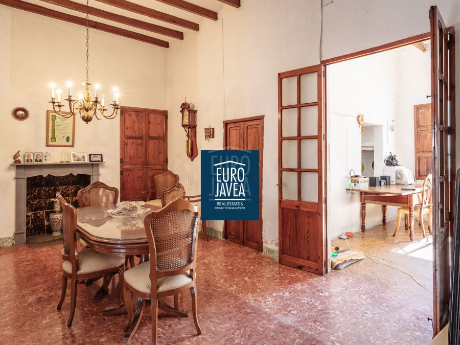 Charming village house for renovation in Jávea’s old town