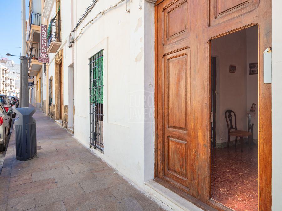 Charming village house for renovation in Jávea’s old town