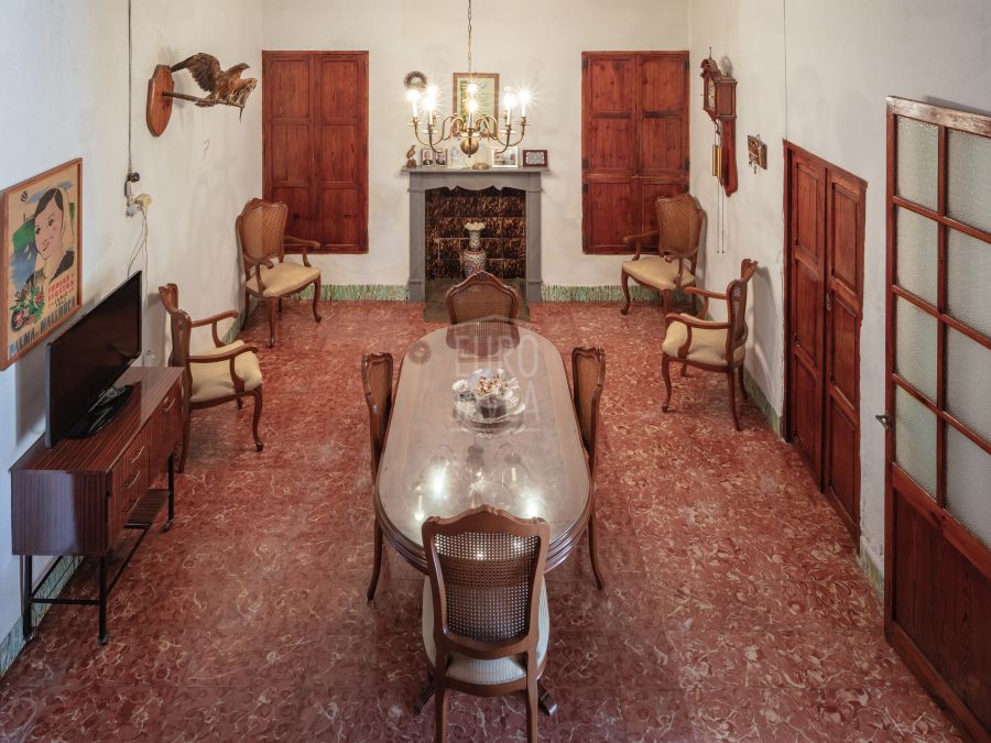 Charming village house for renovation in Jávea’s old town