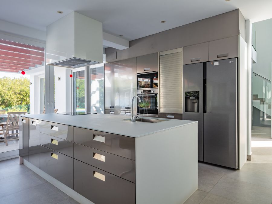 Villa Canto, modern luxury with pool and views of Montgó