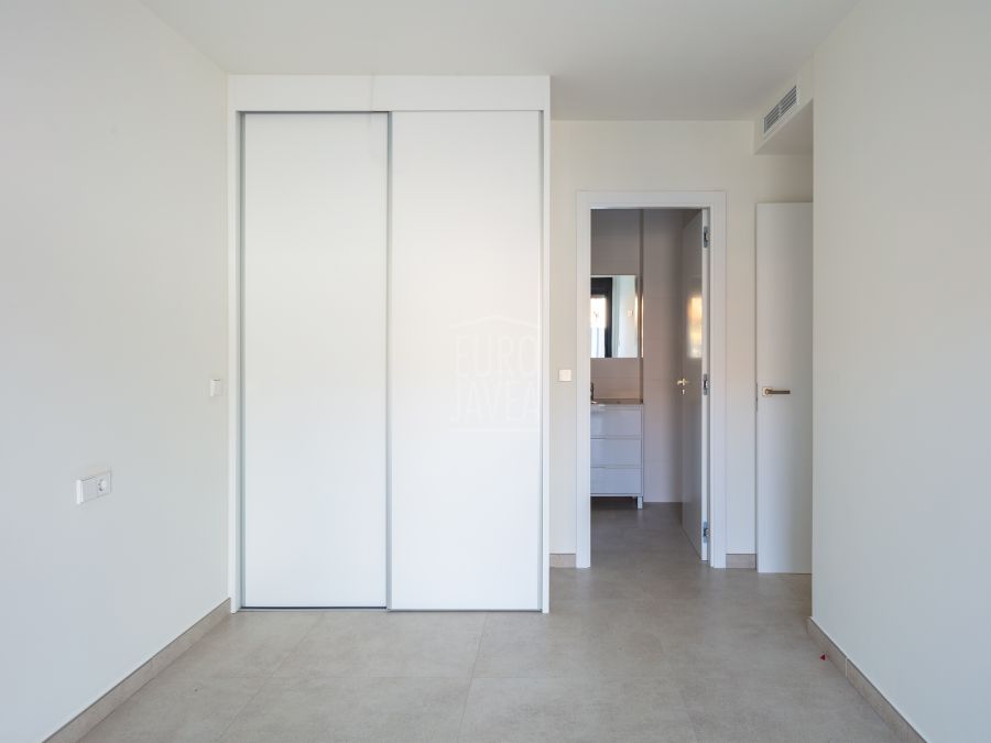 New-Build Ground Floor Apartment with large south facing terrace in the Port of Jávea