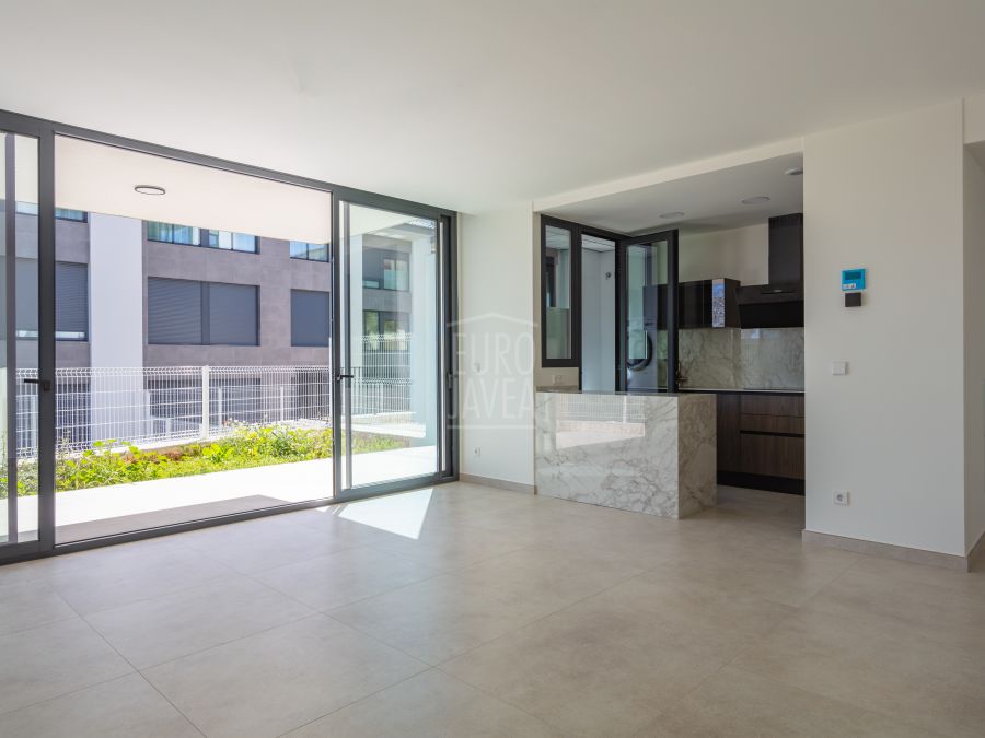 New-Build Ground Floor Apartment with large south facing terrace in the Port of Jávea