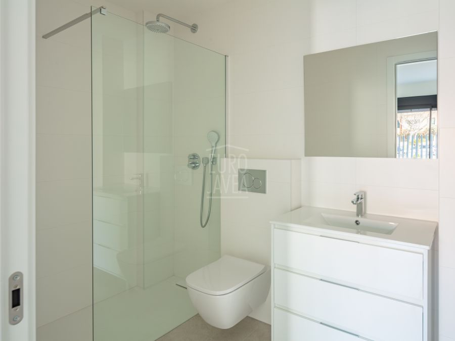 New-Build Ground Floor Apartment with large south facing terrace in the Port of Jávea