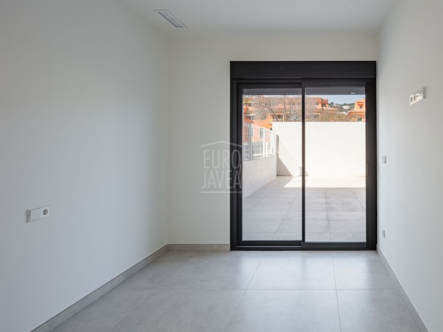 New-Build Ground Floor Apartment with large south facing terrace in the Port of Jávea